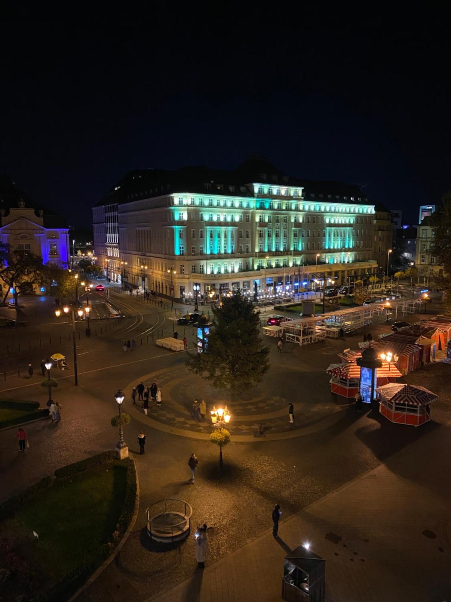 Modern Apartment In Historic City Center Old Town Братислава Екстериор снимка