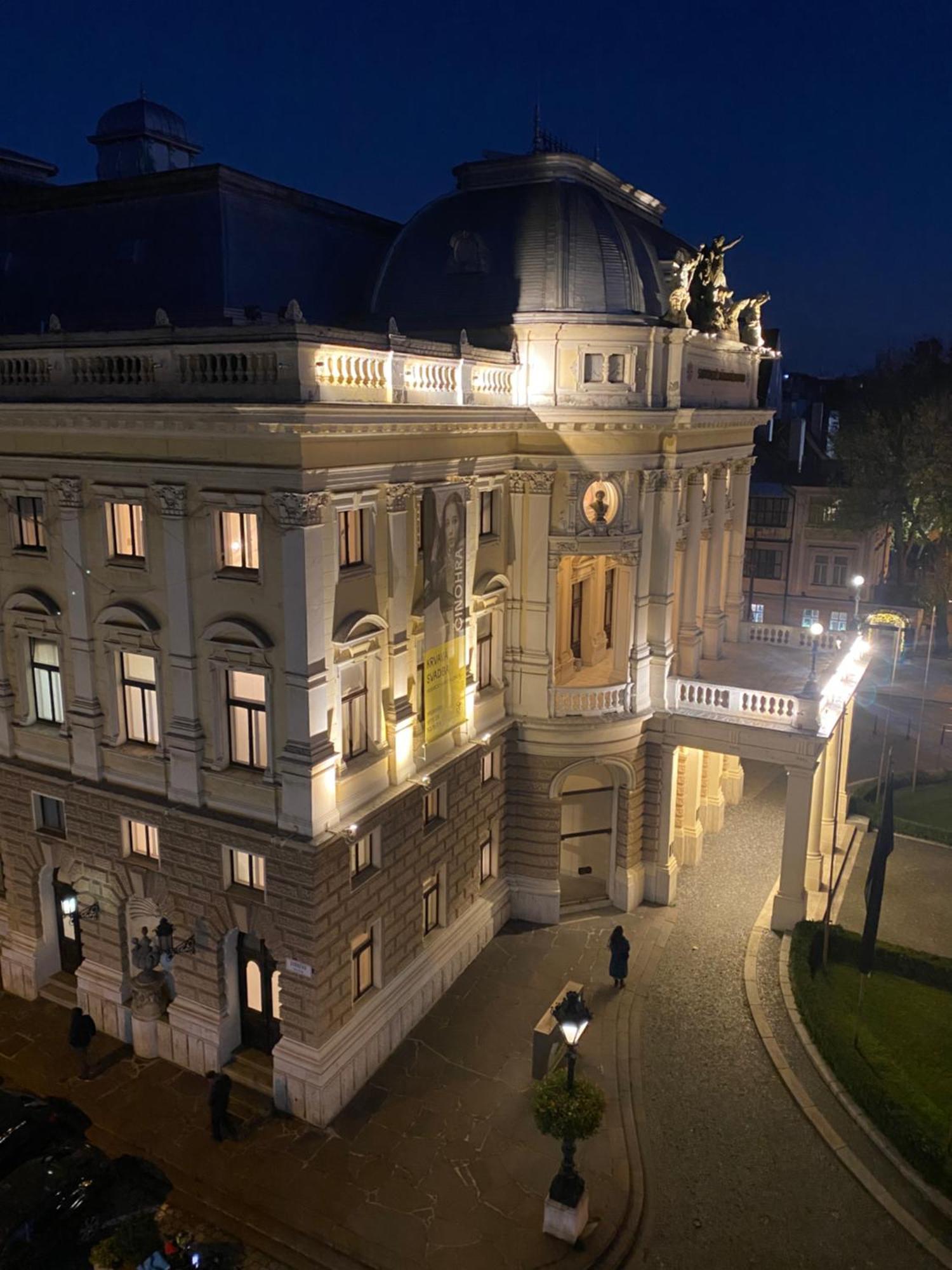 Modern Apartment In Historic City Center Old Town Братислава Екстериор снимка